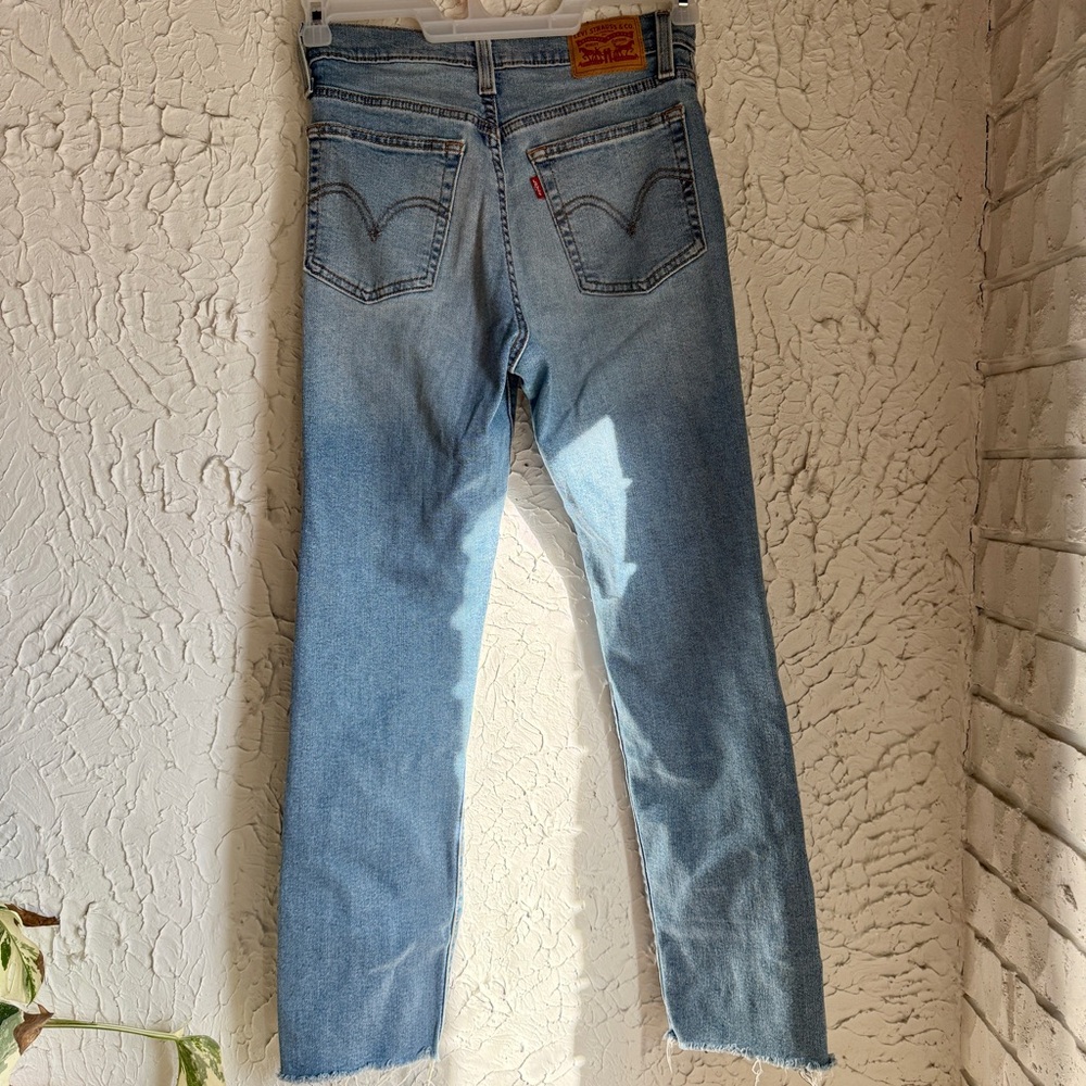Levi's Light Blue Distressed Ankle Jeans - Picture 7 of 10